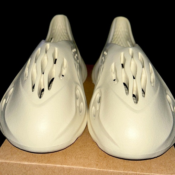 Yeezy foam runner